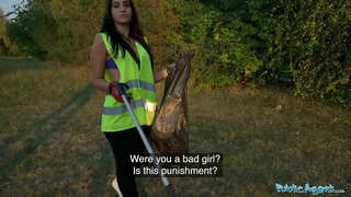 Κοινό Παράγοντα Τζένιφερ Μέντεζ γαμήσει σε εξωτερικούς χώρους, από ένα τεράστιο πουλί