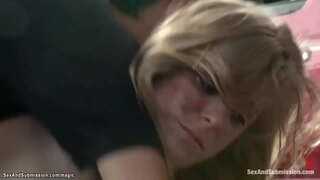 Sexy blond Penny Pax vizit fou mekanisyen Tommy Pistolè a, li te rankontre nan terapis men li domin li yo ak bèz ak yon gwo kòk chante nan tout magazen l &#039; yo