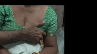 Korak mama z njo pohoten sin delež postelja